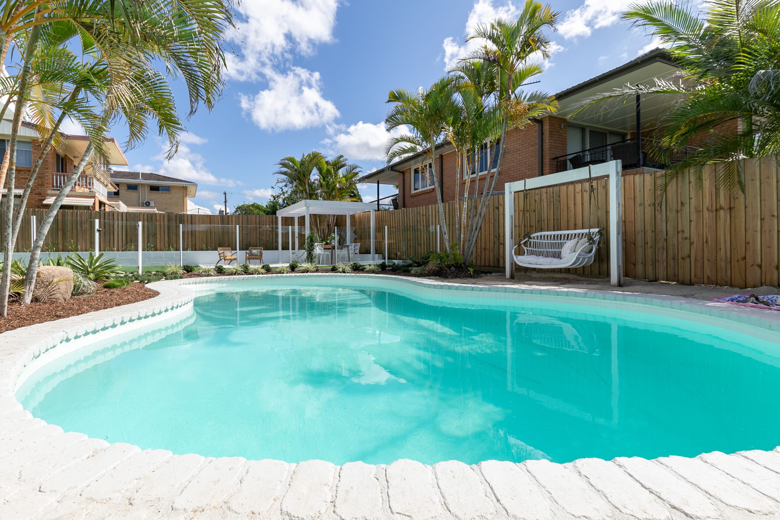 Project_Danina_swimming_pool_painted_with_LUXAPOOL_Epoxy_pool_paint_in